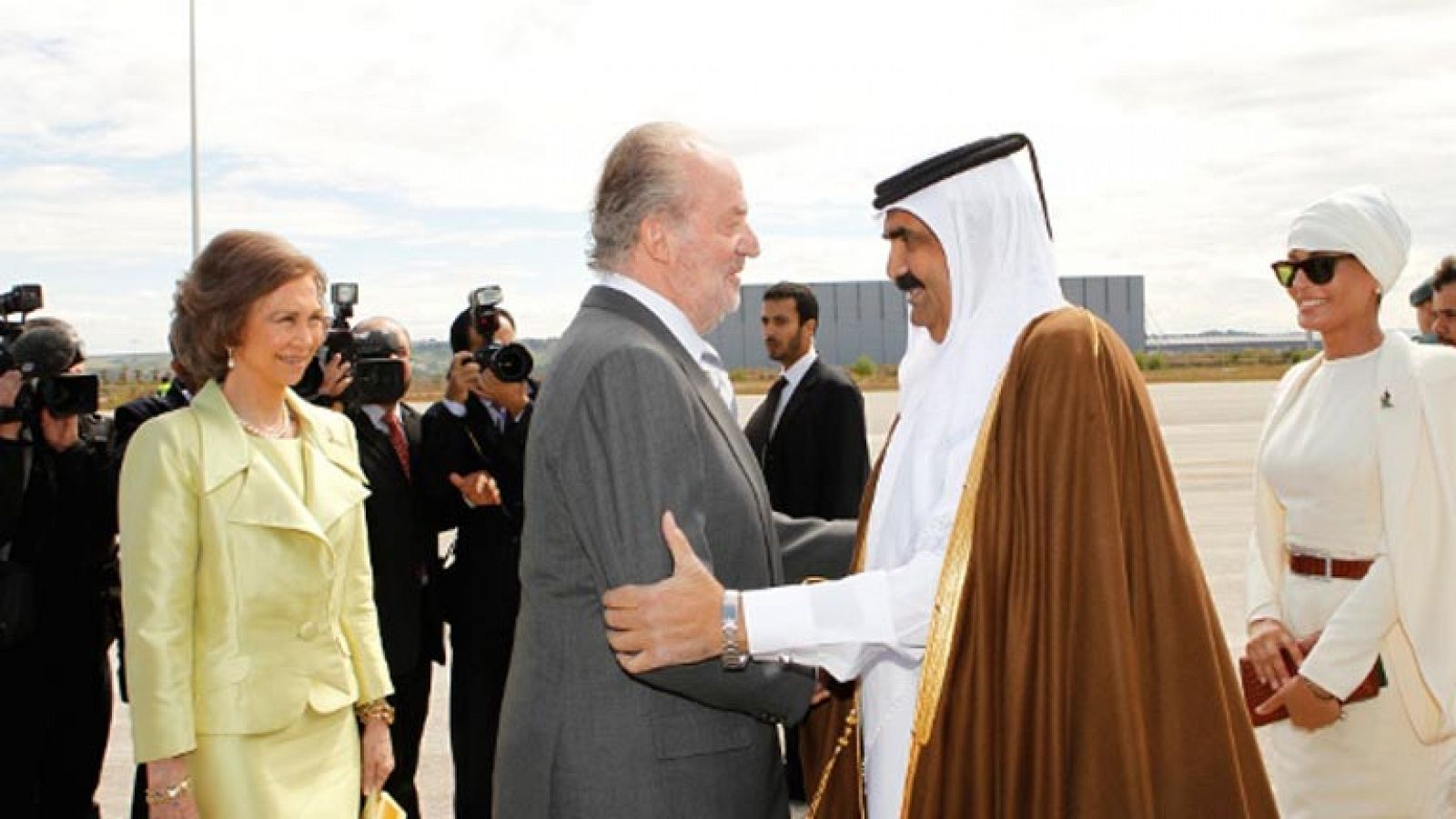 El embajador catarí en España reconoce que la relación entre el Rey y el emir de Catar es excelente