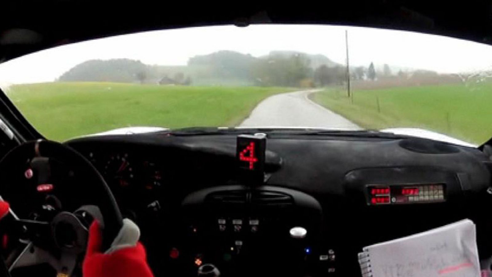 Mourinho llega al estadio del Galatasaray siguiendo las locas indicaciones de Luis Moya.