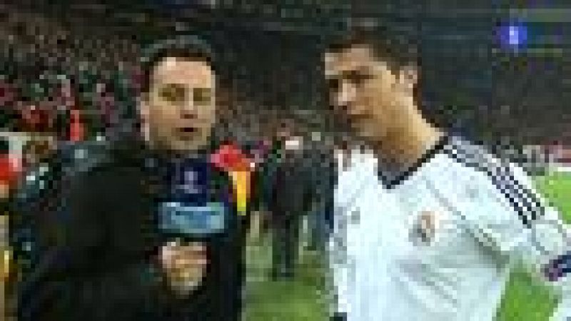 El jugador del Real Madrid, Cristiano Ronaldo, se ha mostrado contento por la clasificación, "objetivo cumplido", y reconoció que el partido se puso "complicado" por su relajación. 