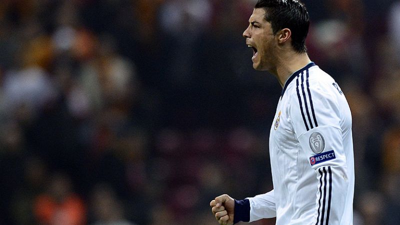 Cristiano Ronaldo anotó el segundo gol del Real Madrid en Estambul, que puso el 3-2 final que da el pase a semifinales al Real Madrid.