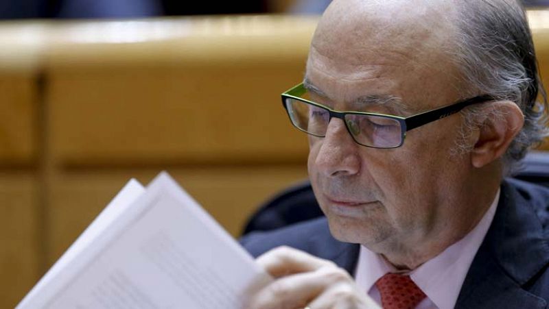 Enfrentamiento en el Congreso entre Montoro y Pedro Saura