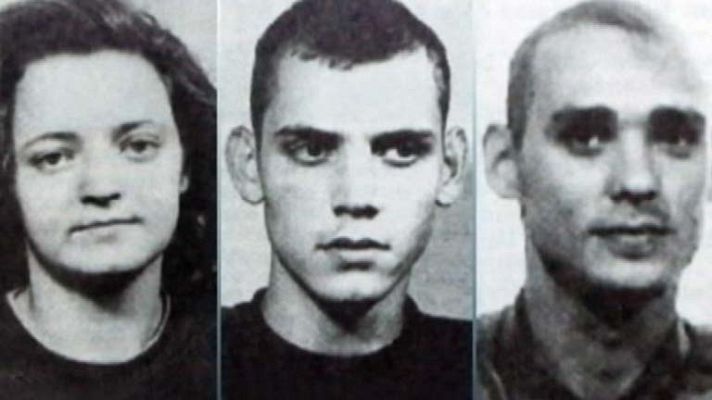 Telediario 1 - Descubren red de apoyo a neonazis