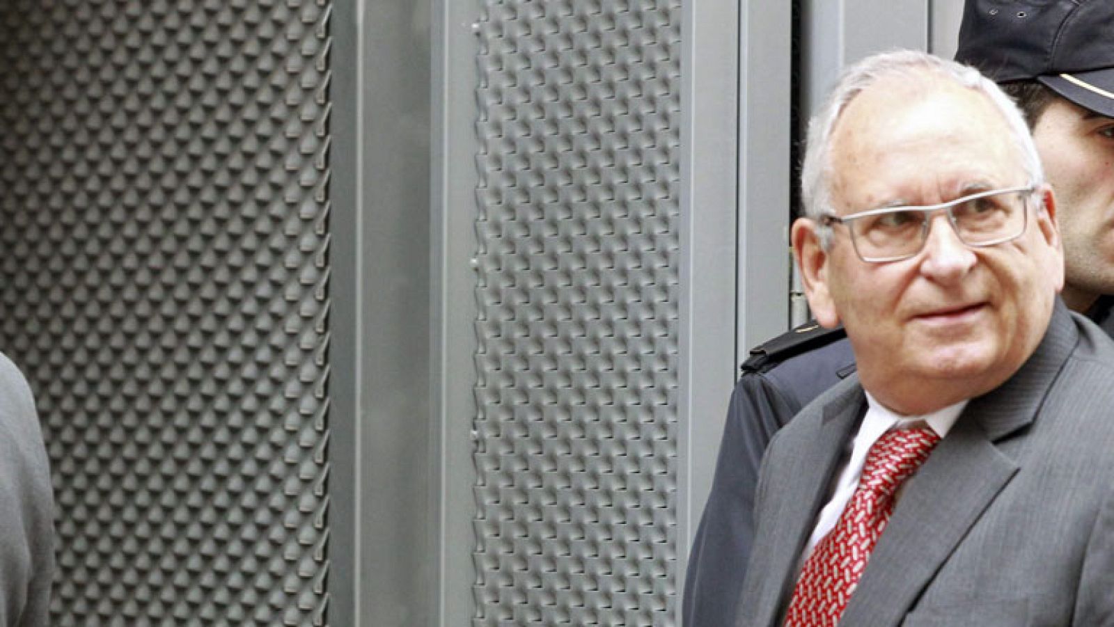 El extesorero de PP Sanchís niega haber ayudado a Bárcenas a blanquear dinero | Ver