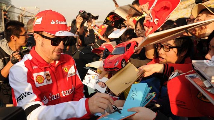 Fernando Alonso, a remontar en China