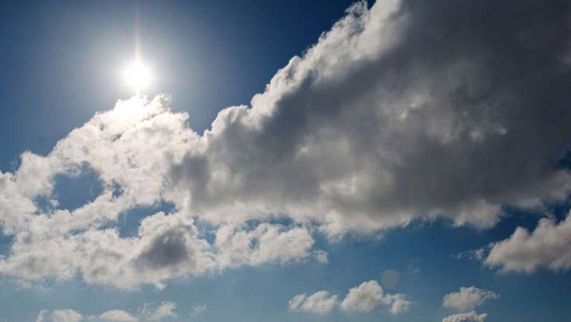 Nubes en Galicia, Cantábrico y Castilla y León y despejado en el resto