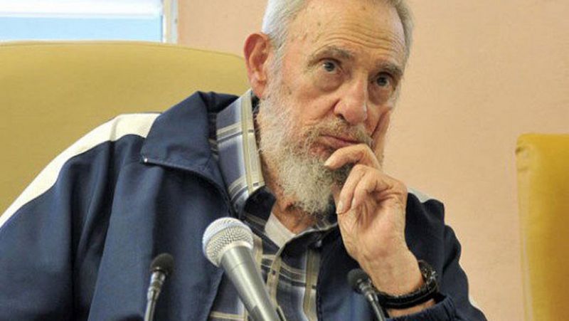 Fidel Castro recuerda a Hugo Chávez en su reaparición pública en Cuba