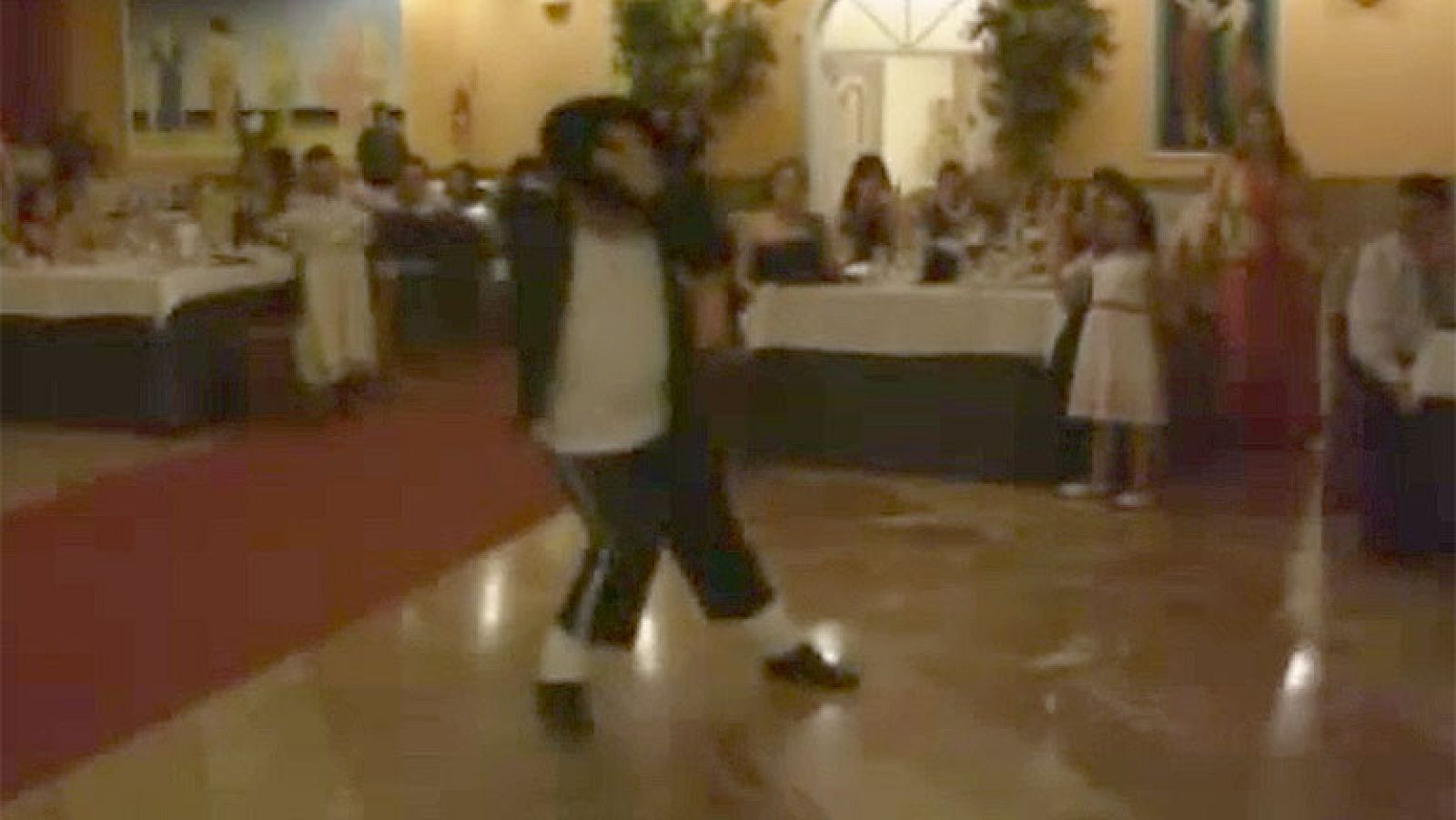 Jesús Ángel Navas, imitando a Michael Jackson en el concurso de imitadores de RTVE.es