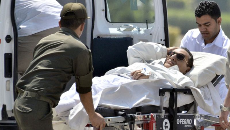 El juez desiste de juzgar a Mubarak y remite el caso a la corte de apelación