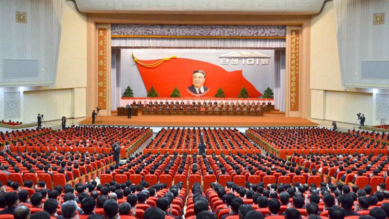 Corea del Norte celebra el 101 aniversario del nacimiento de su fundador, Kim Il-sung