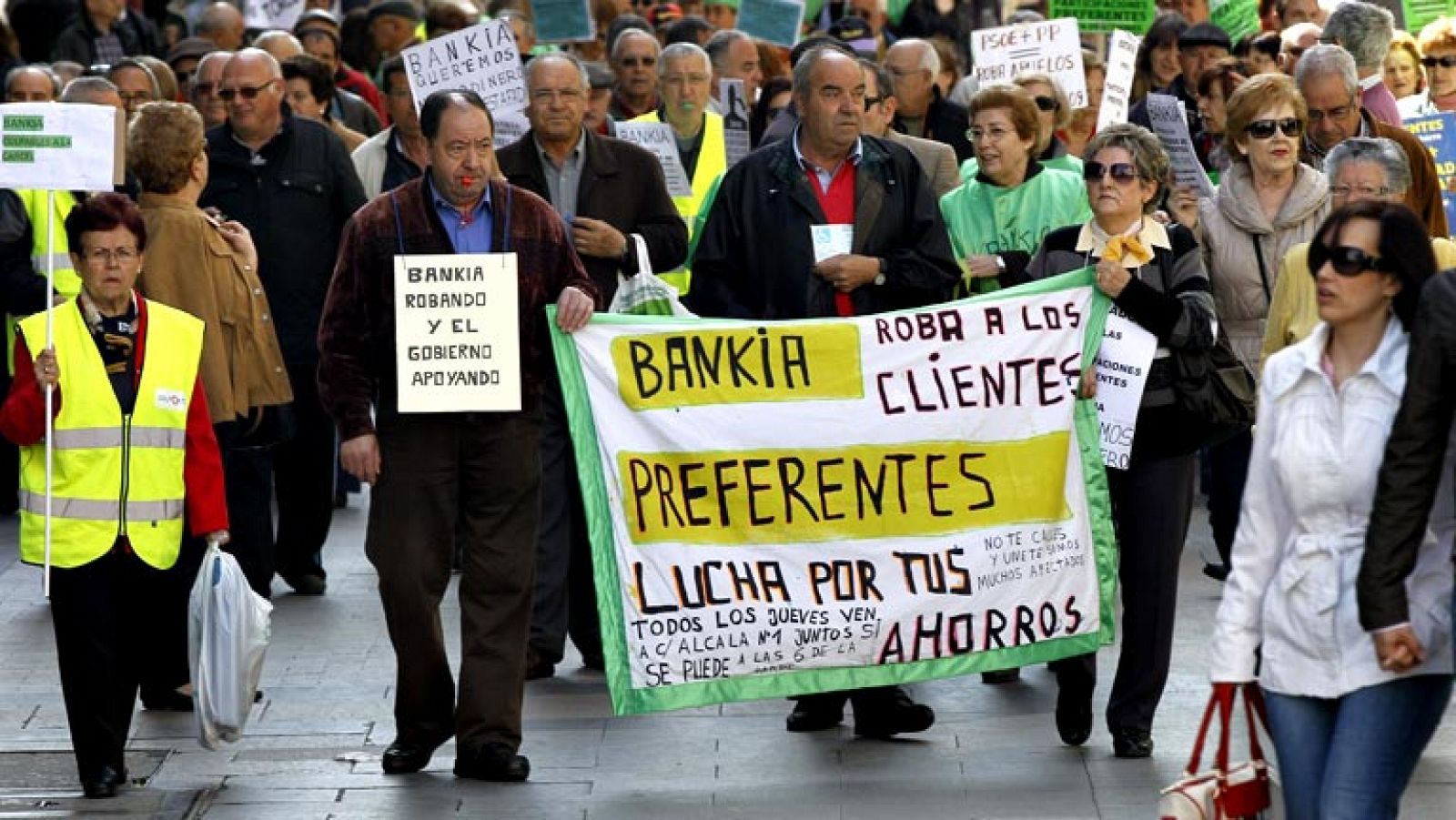 Presentadas la primeras querellas sobre las preferentes contra exdirigentes de la CNMV y Caja Madrid