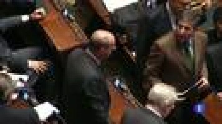 Telediario 1 - La bronca política continúa en el Parlamento italiano