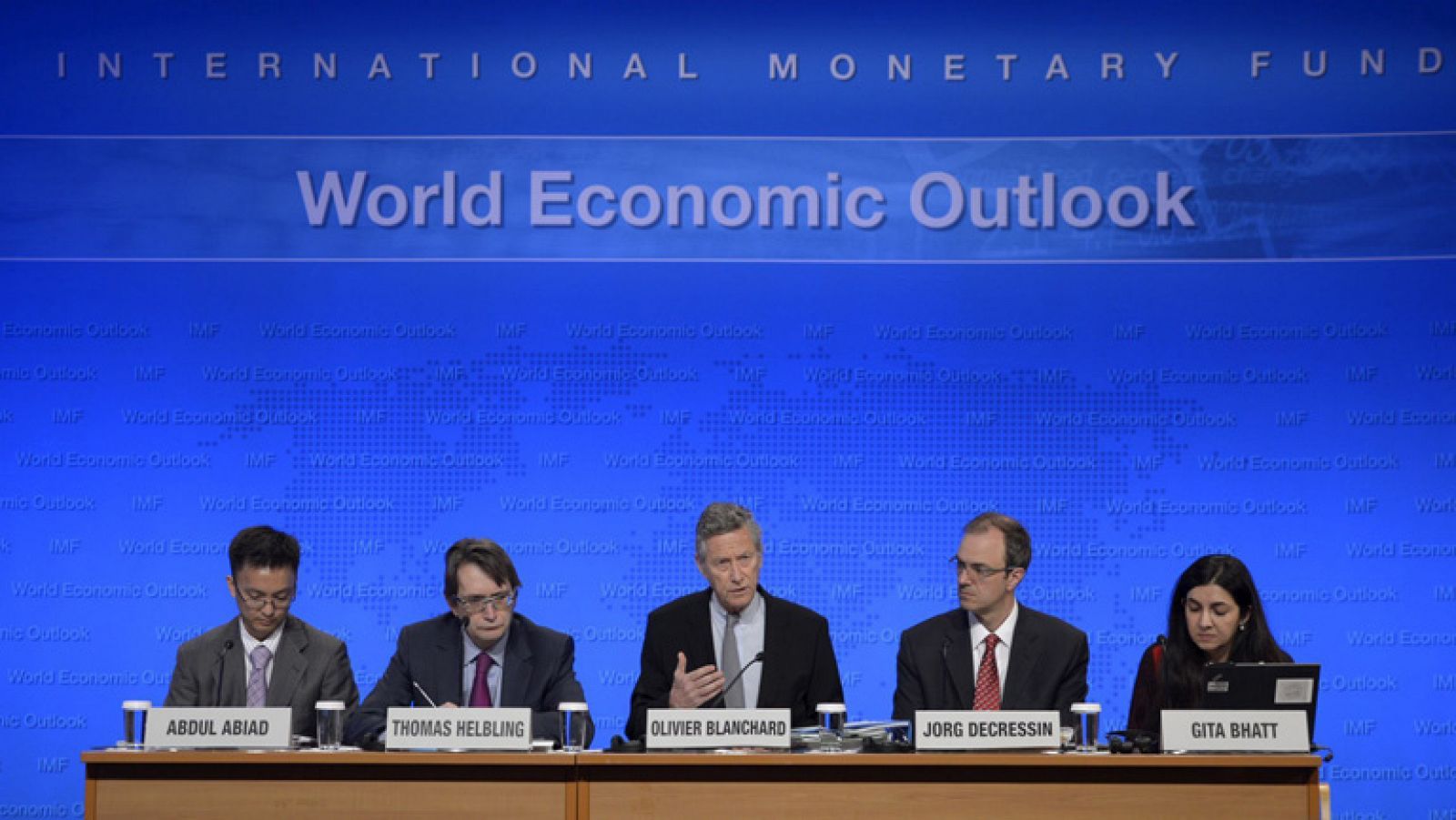 Telediario 1: El FMI empeora las previsiones económicas para España | RTVE Play