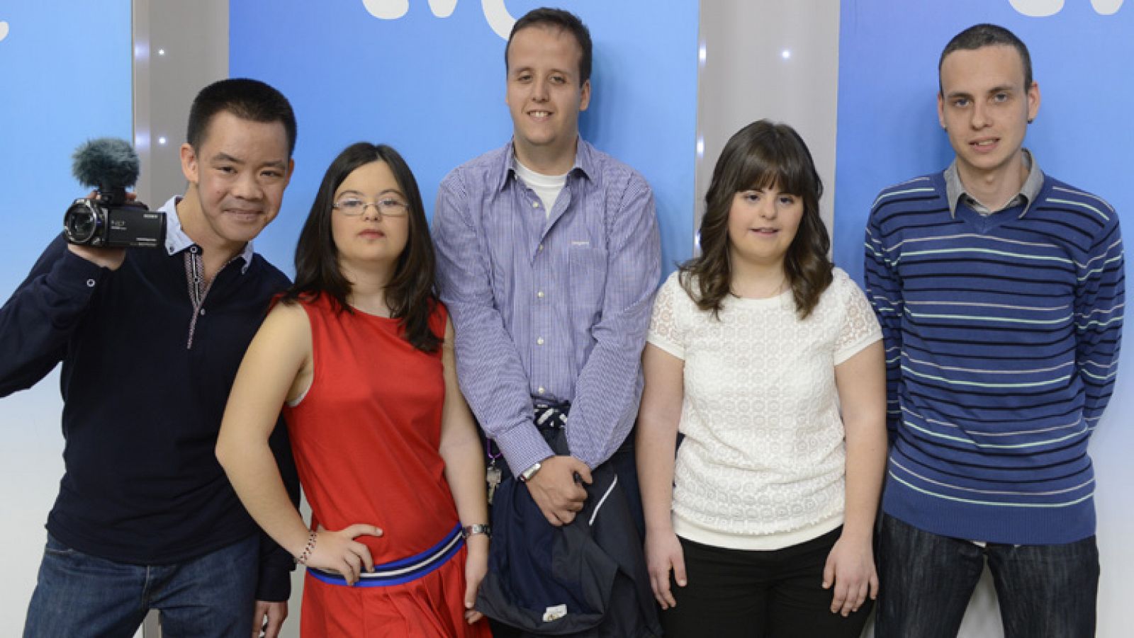 Con una sonrisa - Seis jóvenes discapacitados consiguen su primer empleo