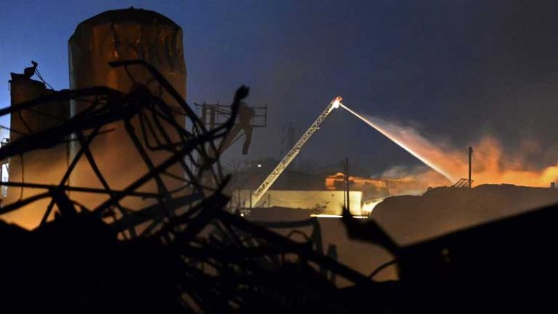 Una explosión en una fábrica de fertilizantes de Texas deja un escenario dantesco