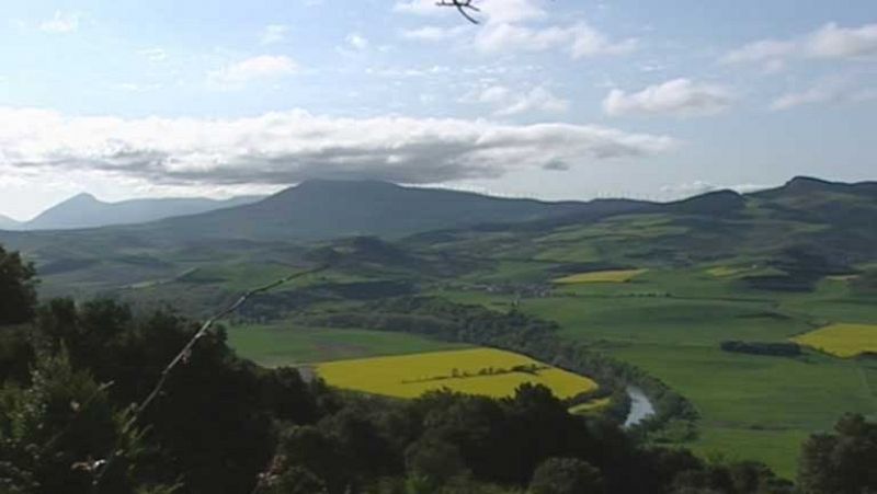 Nevadas en Navarra y La Rioja, y viento fuerte en el este peninsular