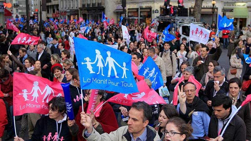 Los contrarios al matrimonio homosexual en Francia no se rinden