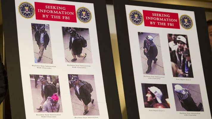 El FBI muestra la imagen de dos sospechosos del atentado de Boston