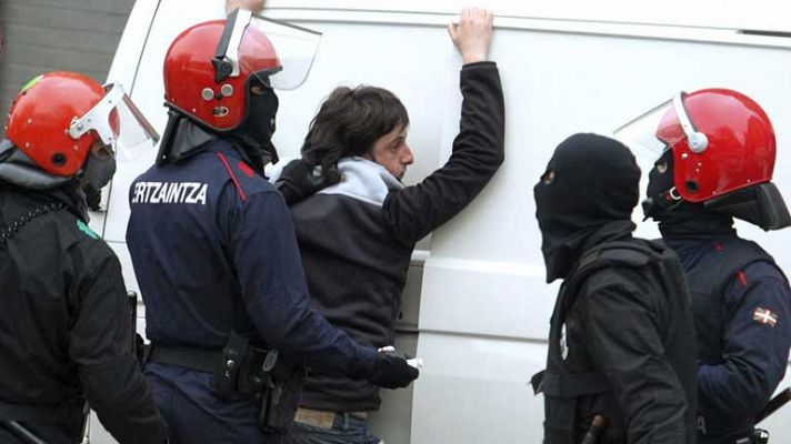 Telediario 1 - Detenidos algunos miembros de Segi