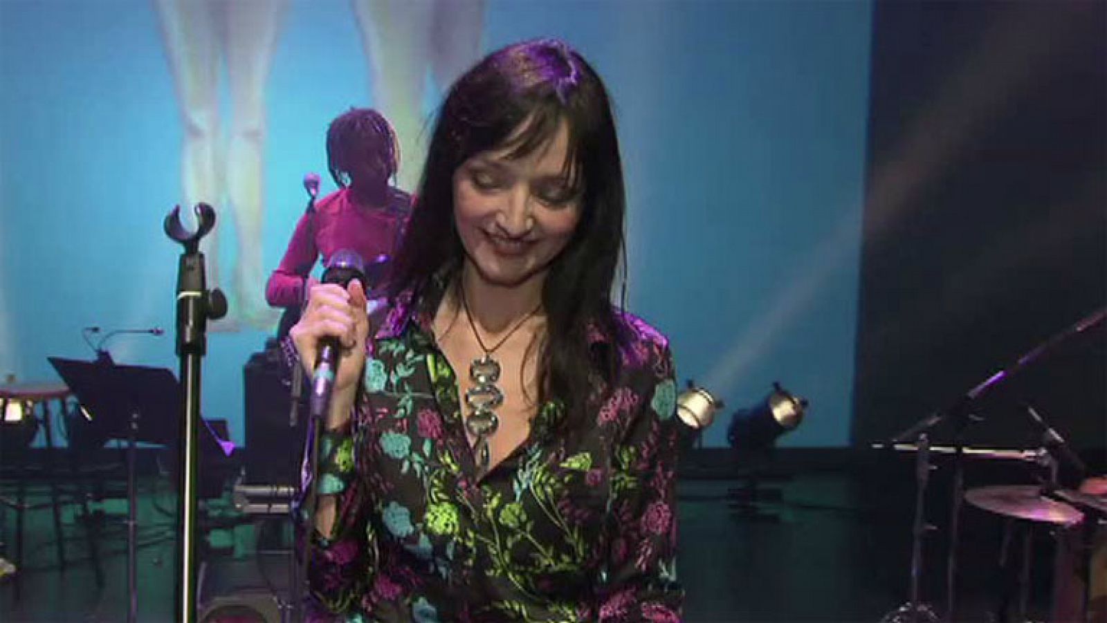 María de Medeiros canta para '¡Atención obras!' - Ver ahora