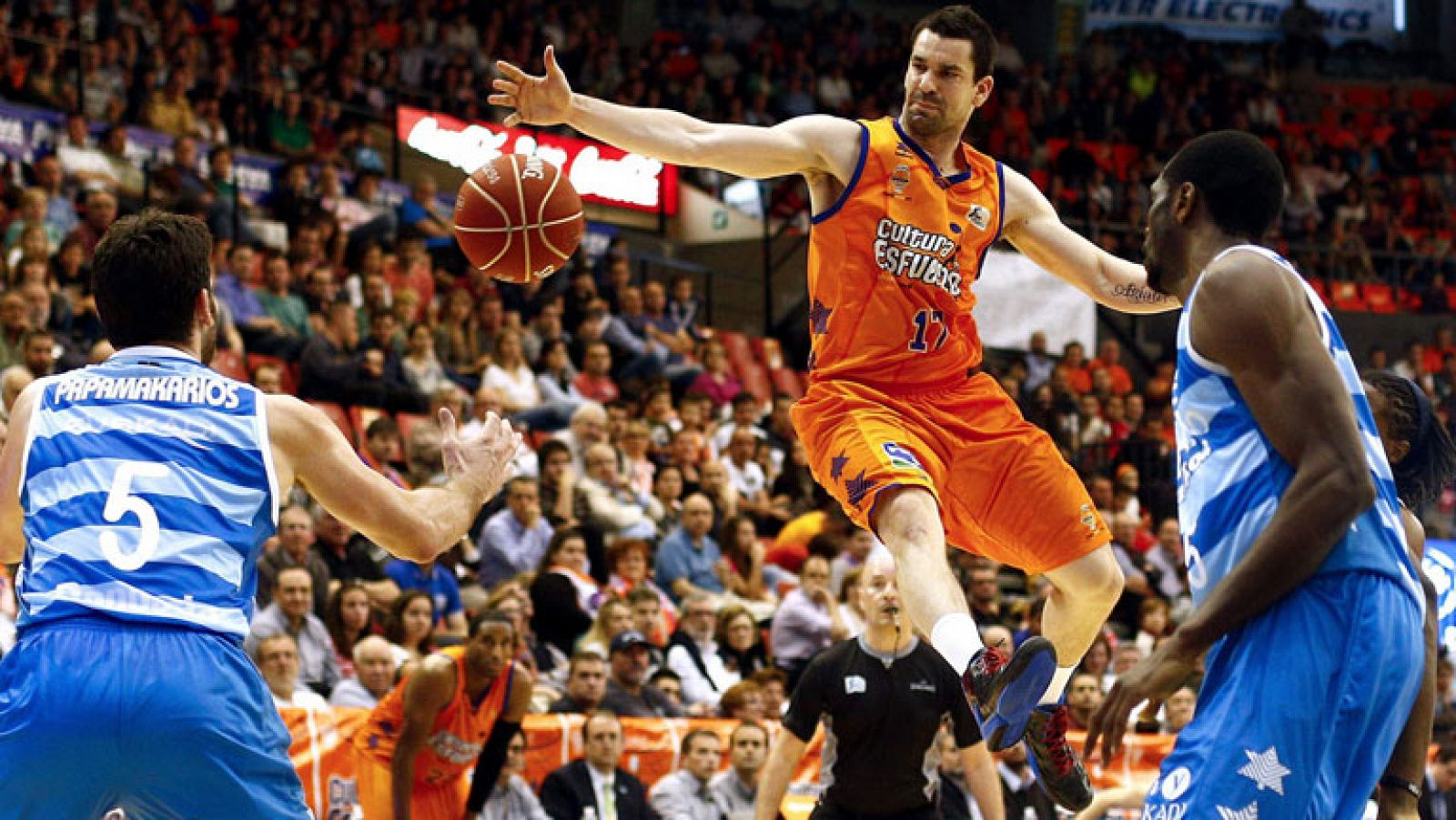 Baloncesto en RTVE: Valencia Basket 93-65 Lagun Aro | RTVE Play
