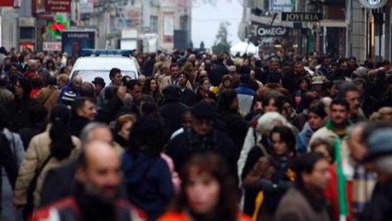 Por primera vez en 17 años ha bajado la población empadronada en España