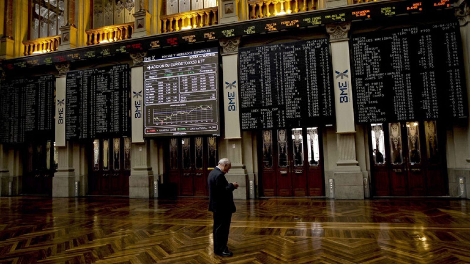 Bankia lidera las pérdidas en la Bolsa tras perder un 17,65% de su valor | Ver