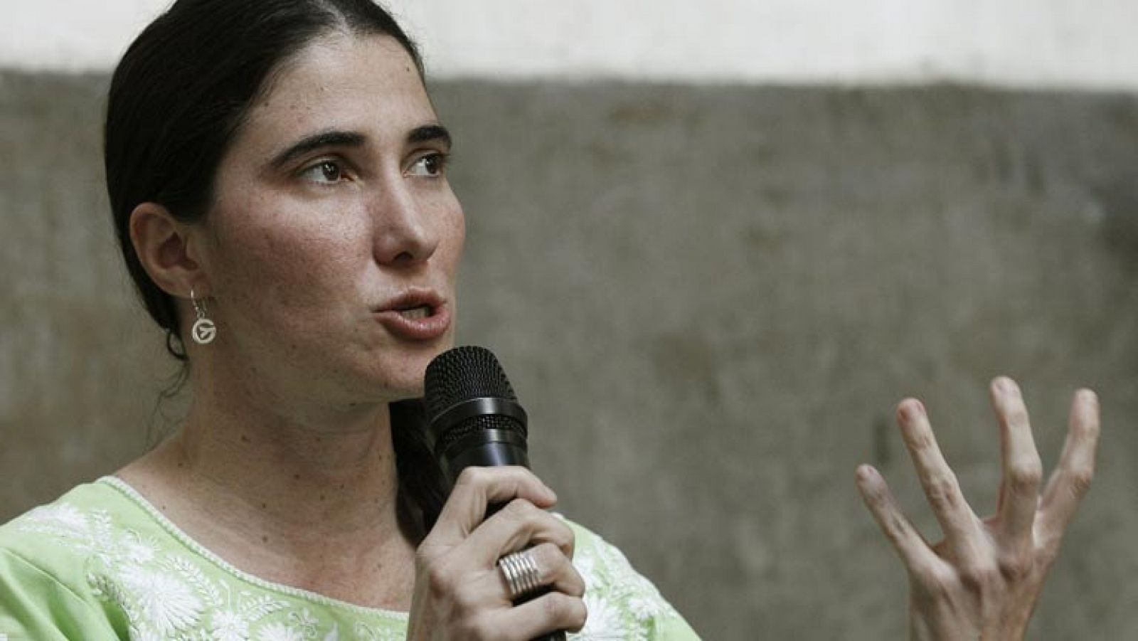 La bloguera Yoani Sánchez estrena libro venciendo la censura de Cuba