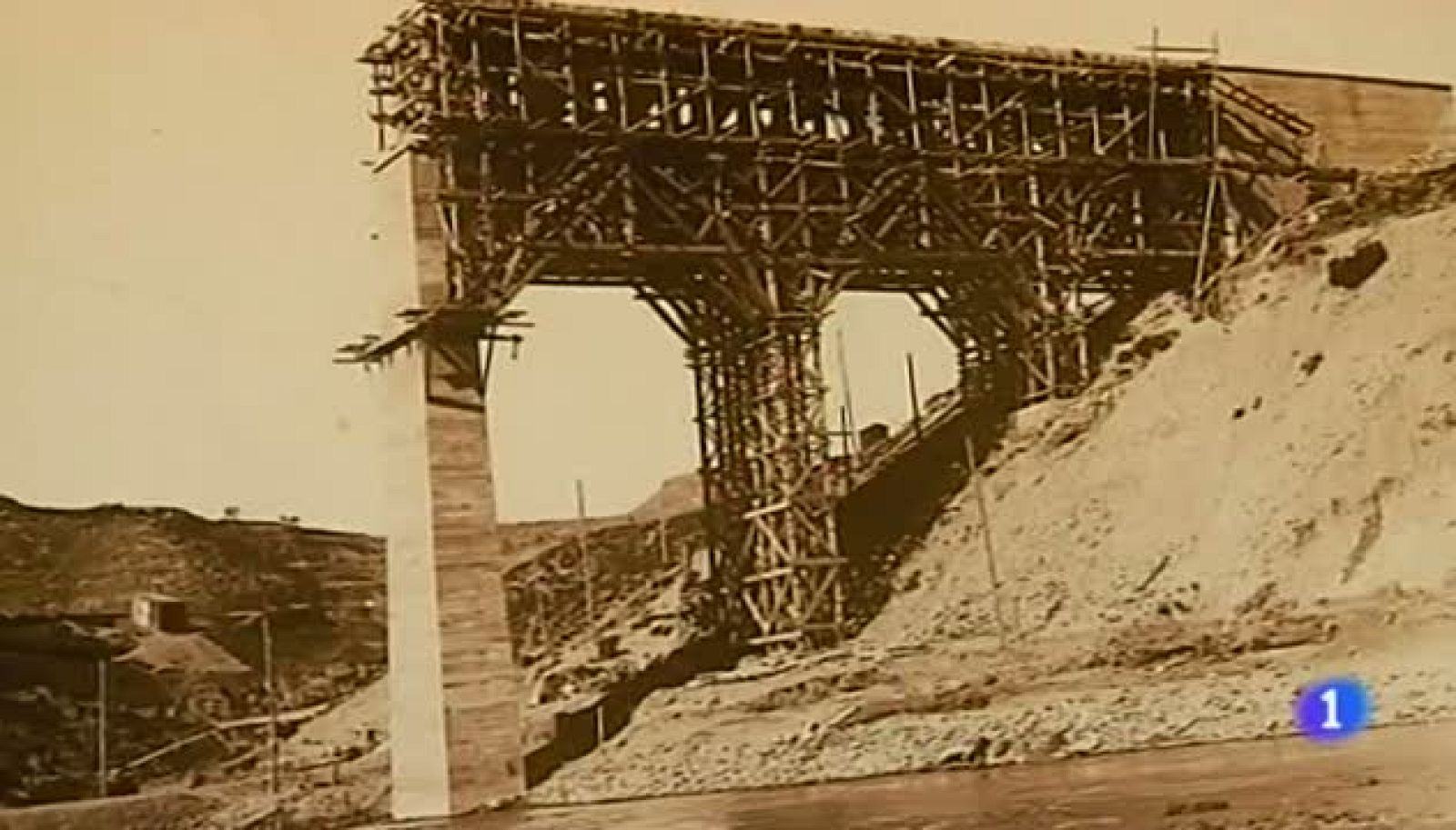   Centenario de regantes. Riegos del Altoaragón cumple 100 años y esta tarde lo celebra en Huesca.
