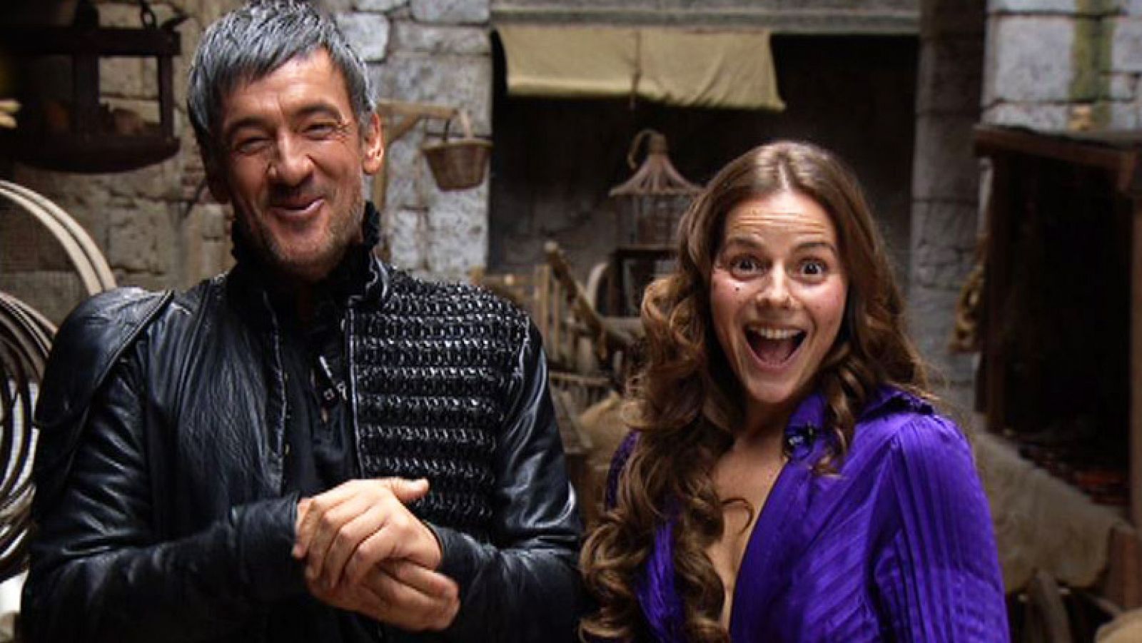 Águila Roja - Francis y Miryam nos animan a ver la 5ª temporada | Ver