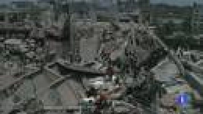 Telediario 1 - El edificio derrumbado en Bangladesh estaba en peligro