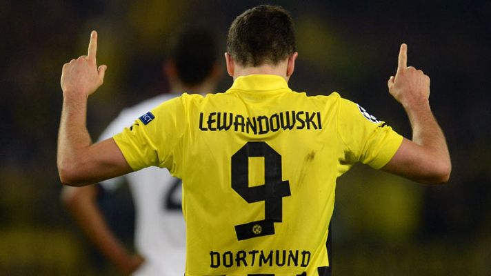 Lewandoswi se doctora con honores