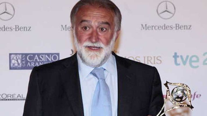 Premios Iris - Academia de la Televisión - Tote Trenas, director de fotografía de Cuéntame cómo pasó, recoge el premio a Mejor Dirección de Fotografía e Iluminación