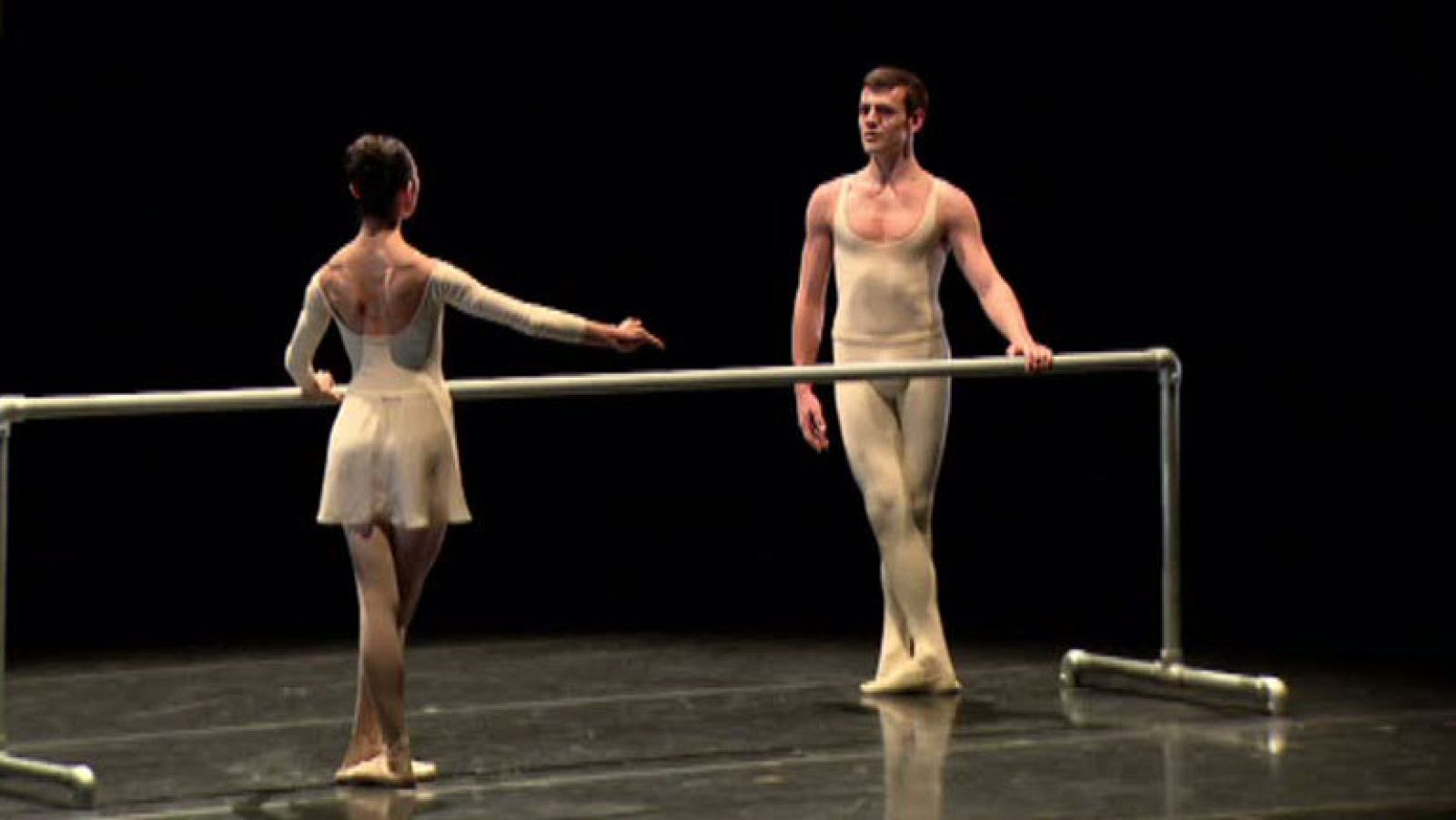 La Compañía Nacional de Danza baila 'Tres preludios' - Ver ahora