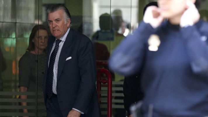 Telediario 1 - La Policía determina que Luis Bárcenas es el autor de los llamados 'papeles de Bárcenas'