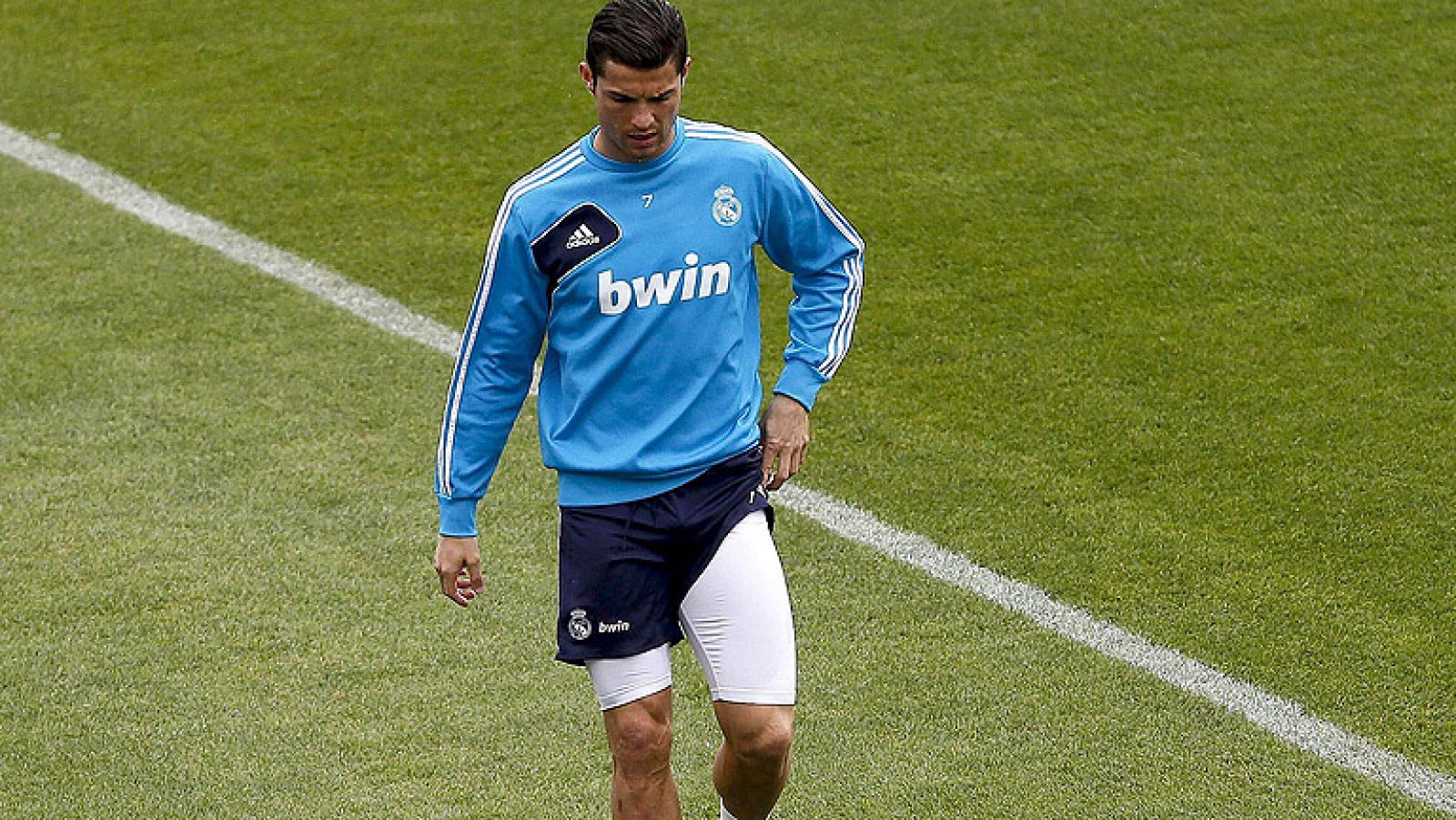 Cristiano Ronaldo no estará en el Vicente Calderón para distpuar el derbi madrileño, en el que tampoco estarán Ramos y Coentrao, que ha decidido reservar Mourinho para la vuelta de Champions contra el Borussia Dortmund.