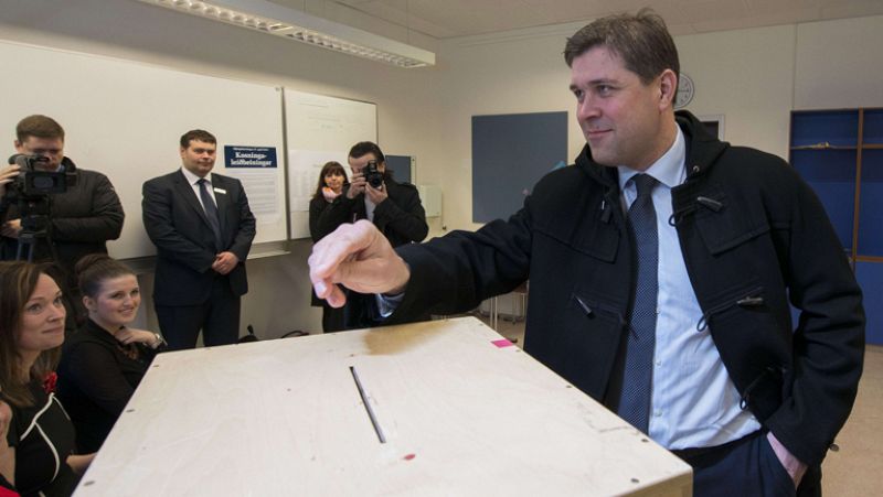 230.000 islandeses votan su nuevo Parlamento