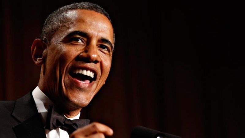El humor marca la cena anual de Obama con los corresponsales de la Casa Blanca