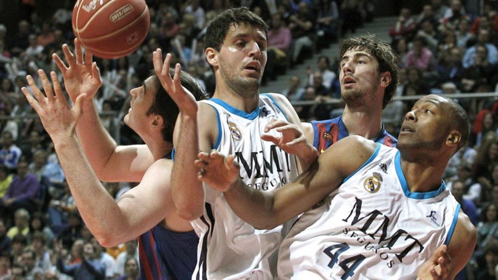 Baloncesto en RTVE: Real Madrid 78-65 Barcelona Regal | RTVE Play