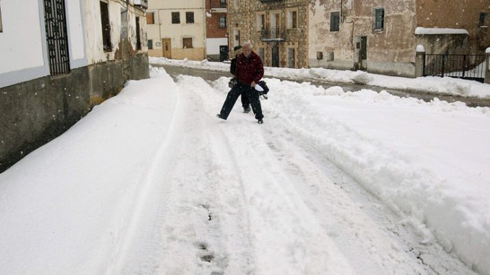 Nevadas en zonas altas de las mitades norte y este de la península