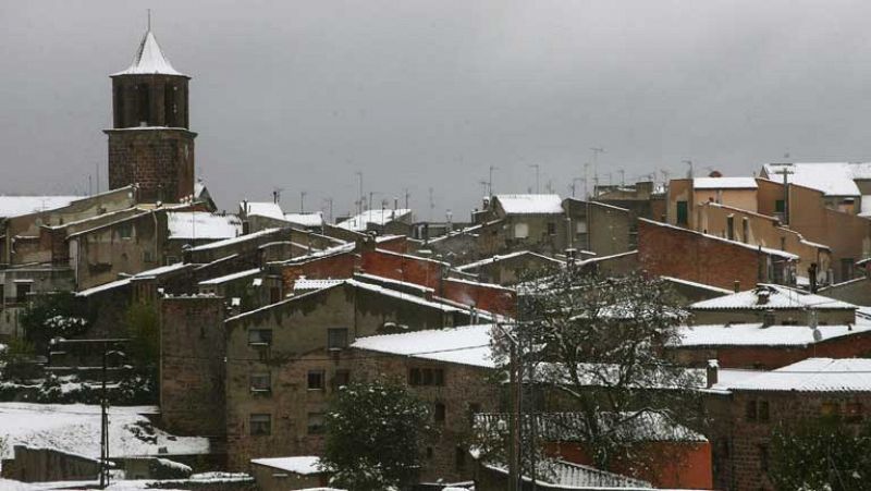 Nevadas en zonas altas de las mitades norte y este de la península