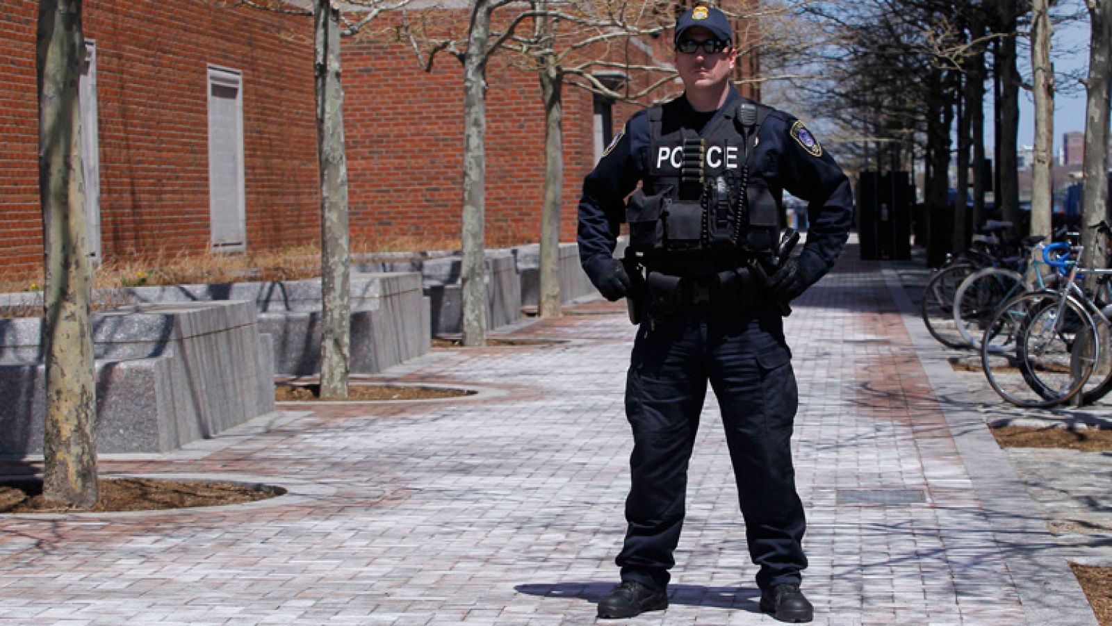 Telediario 1: Detenidos tres nuevos sospechosos por el atentado de la maratón de Boston | RTVE Play