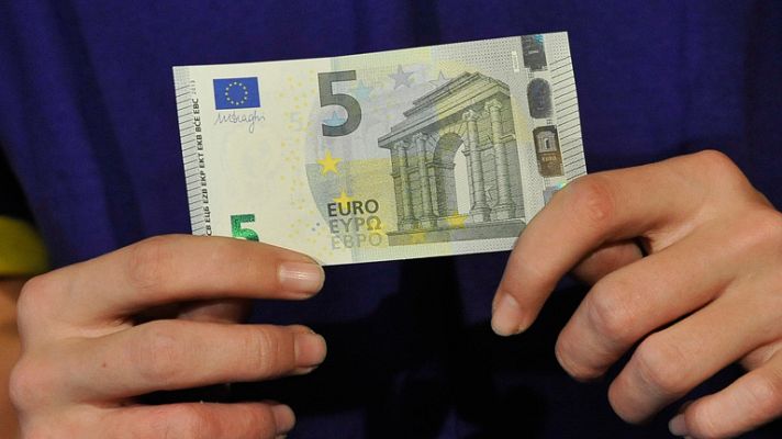 Telediario 1 - Nuevos billetes de 5 euros