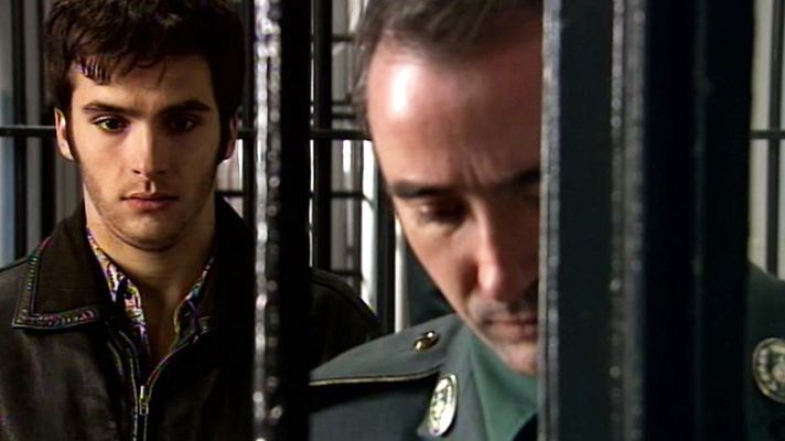 Carlos ingresa en prisión