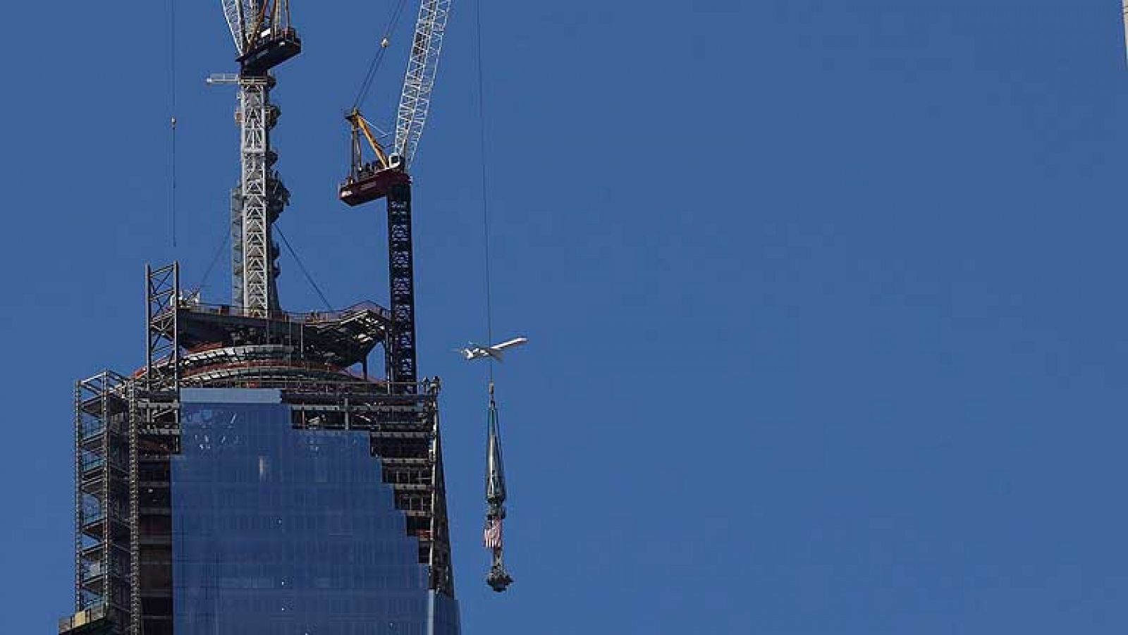 Telediario 1: Colocan la antena del nuevo World Trade Center en la zona cero de Nueva York | RTVE Play