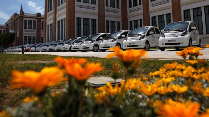 Telediario 1 - Las ventas de coches eléctricos caen un 40% en el primer trimestre de 2013