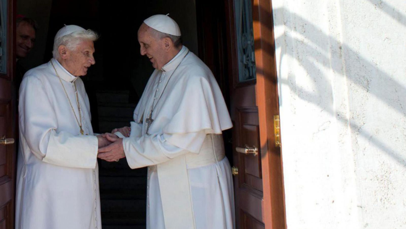 Telediario 1: Por primera vez dos papas conviven en el Vaticano | RTVE Play