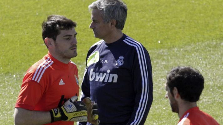 Telediario 1 - El vestuario del Madrid, unido en torno a Casillas