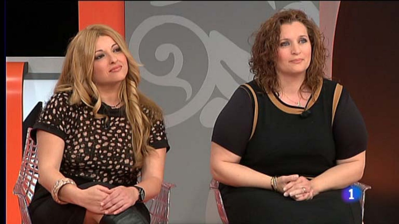 Tenemos que hablar - Posan desnudas para pagar el bus escolar de sus hijos