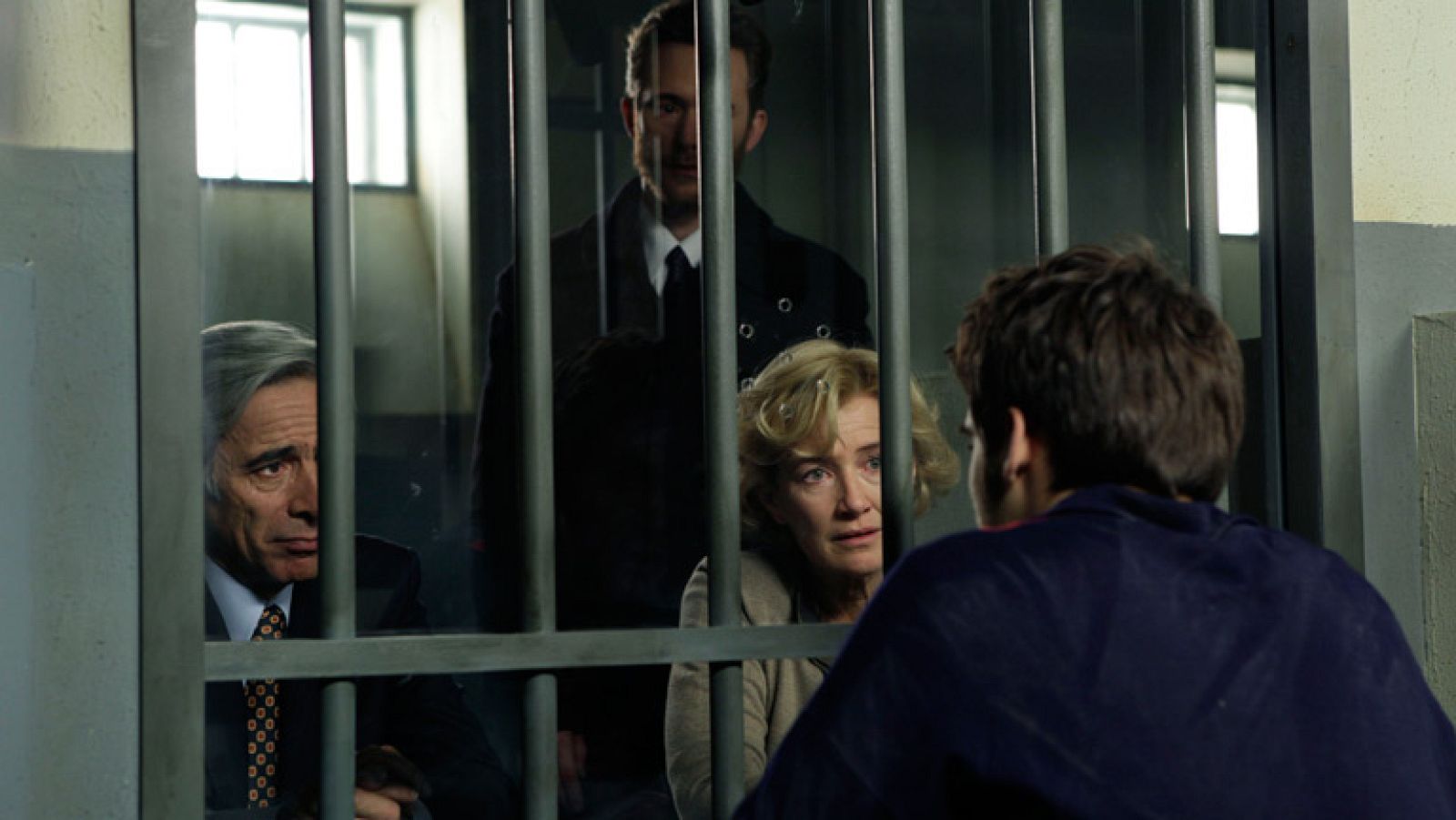 Cuéntame cómo pasó - Visita a Carlos en la cárcel (Capítulo 251)