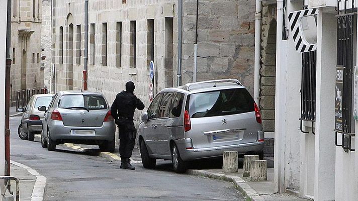 Informativo 24h - Detenidos seis presuntos miembros del aparato logístico de ETA en Francia